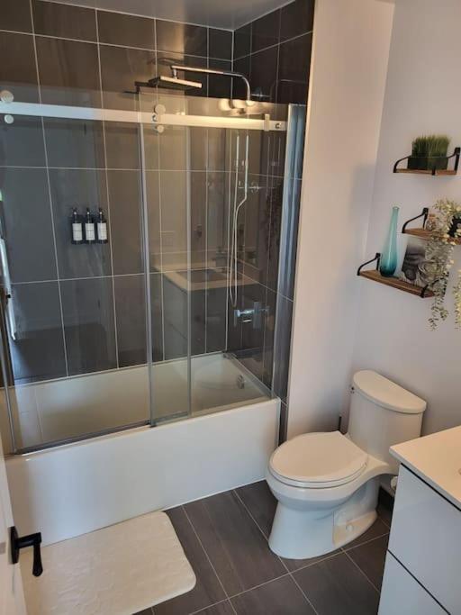 Innisfil Cozy South View Suite Overlooking The Nature Trail מראה חיצוני תמונה